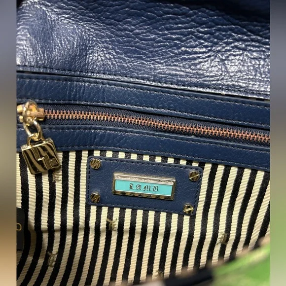 L.A.M.B. ✨SAMPLE✨Designer Ombré Clutch - Picture 3 of 9